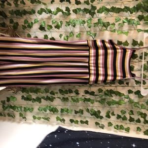 This is a colorful jumpsuit that you will love! ❤️❤️